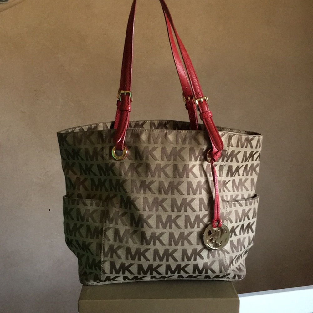 Micheal kors purse